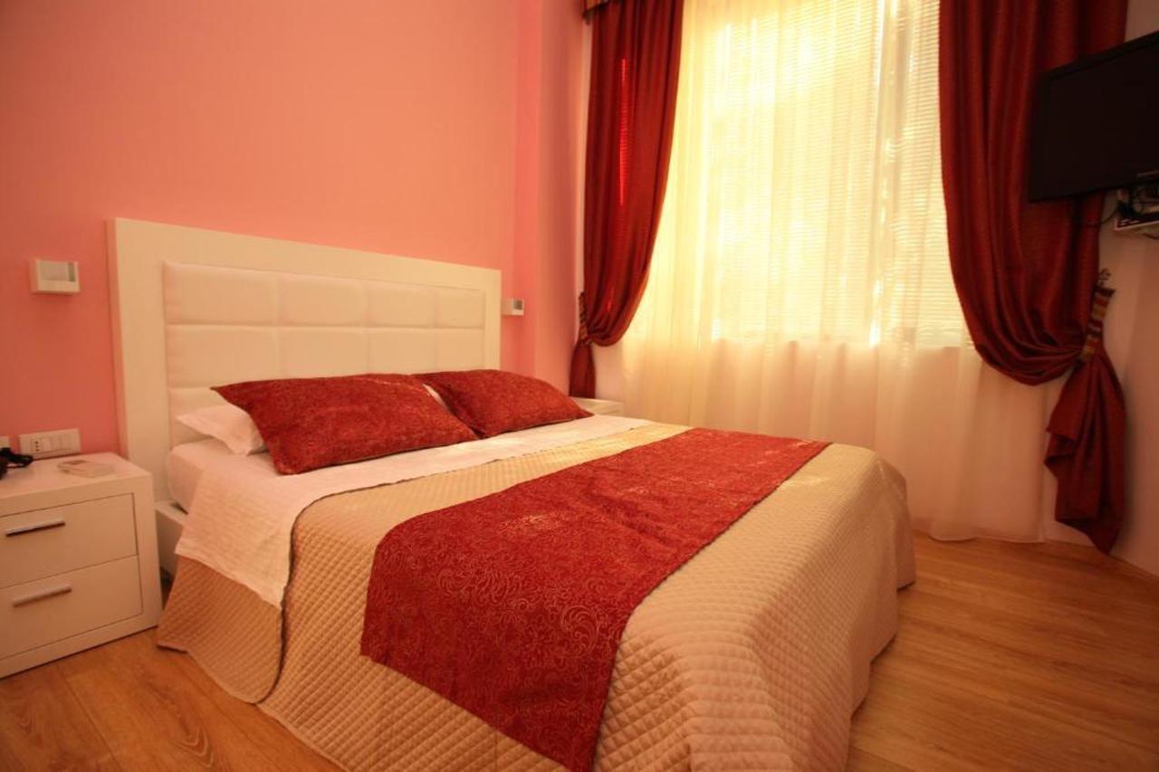 & Restaurant White Hotell