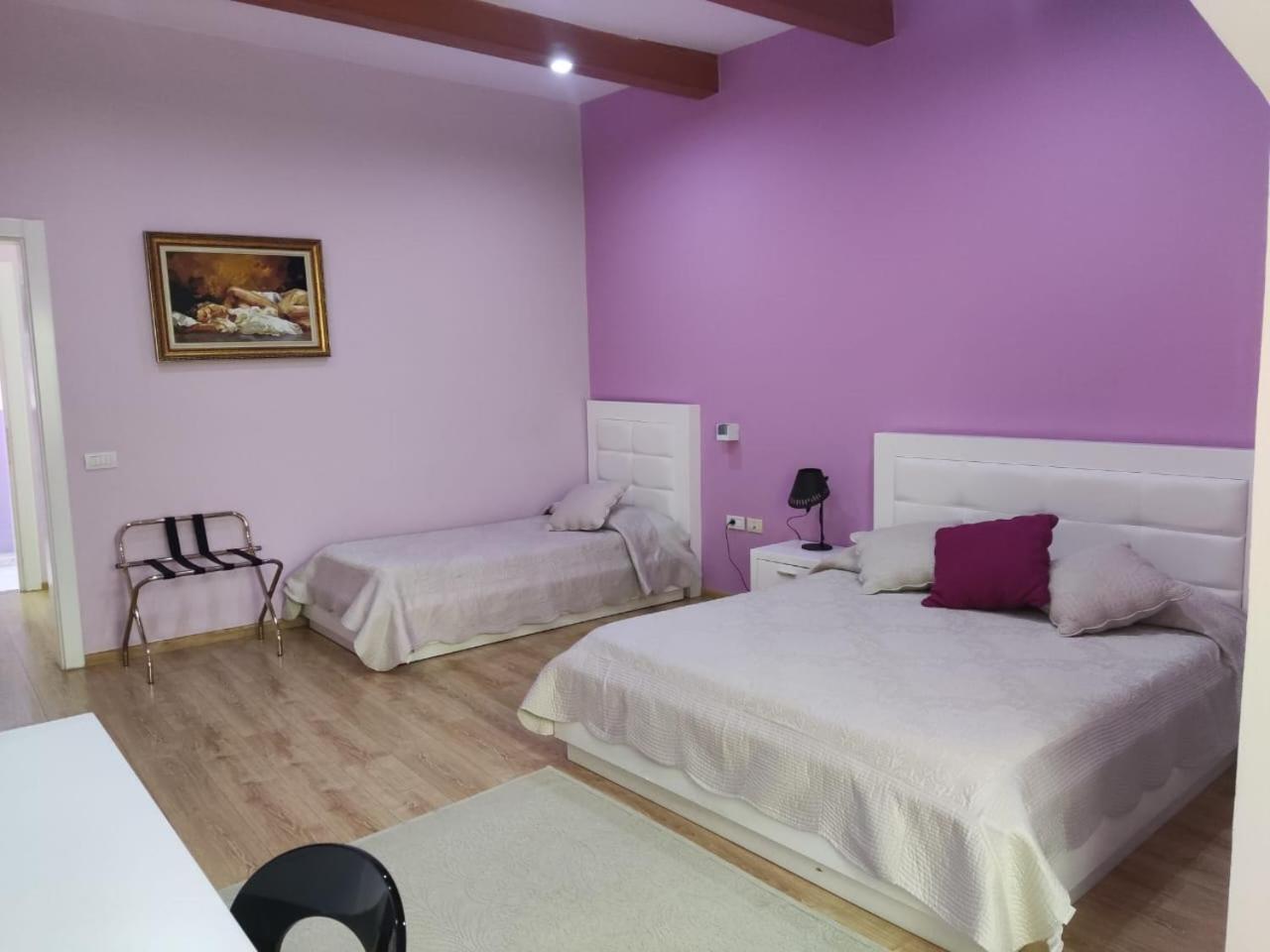 & Restaurant White Hotell Berat